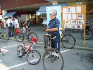 Dražen Kralj sa svojim "Wandererom" i 1. nagradom"dječja specijalka" sa izložbe